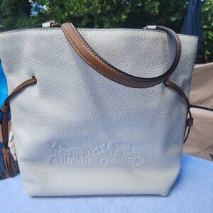 COACH Horse And Carriage Leather Drawstring Tote Bag Horse and Carriage Logo